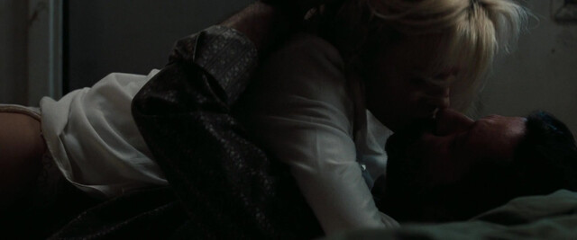 Kim Basinger nude - The Burning Plain (2008)