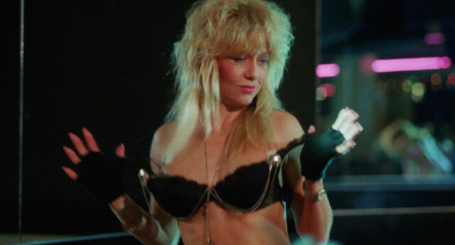 Toni Maria Alessandrini nude, Linnea Quigley nude, Ginger Lynn nude - Vice Academy 2 (1990)