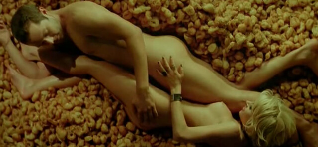 Fay Xyla nude - Honey and the pig (2005)