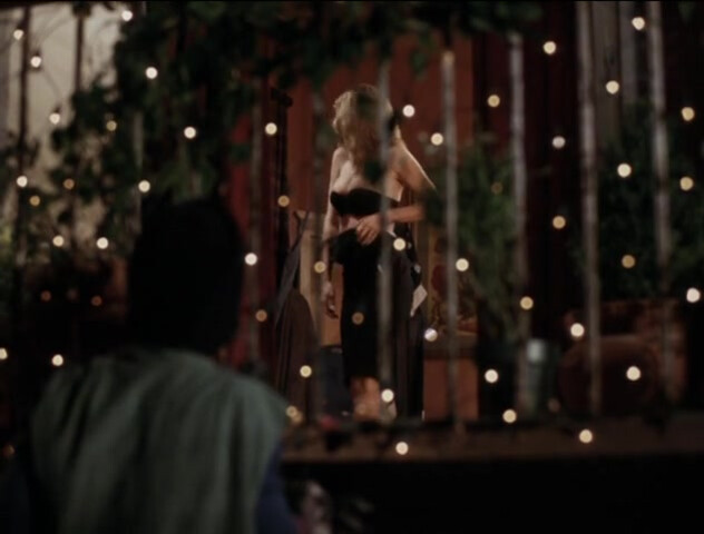 Elizabeth Mitchell sexy - Hollywood Palms (2001)