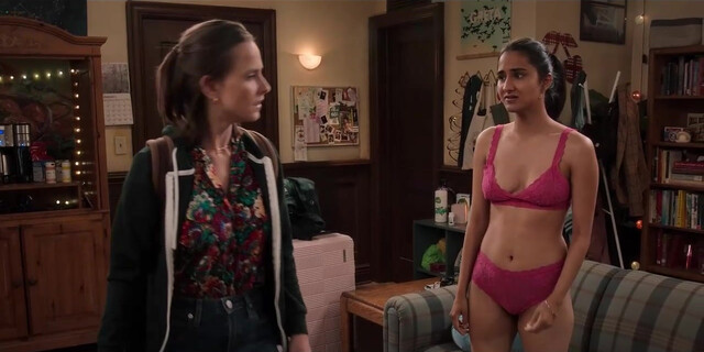 Pauline Chalamet sexy, Reneé Rapp sexy, Amrit Kaur sexy, Alyah Chanelle Scott sexy,Gracie Dzienny sexy - The Sex Lives of College Girls s02e01-08 (2022)