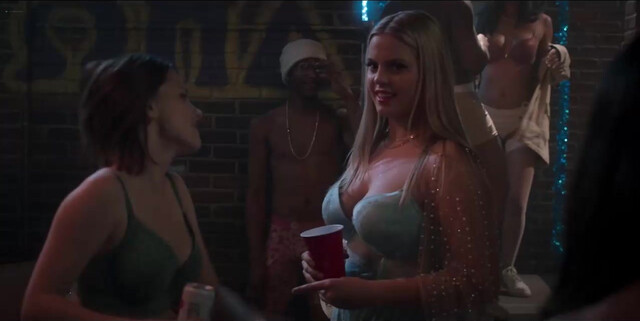 Pauline Chalamet sexy, Reneé Rapp sexy, Amrit Kaur sexy, Alyah Chanelle Scott sexy,Gracie Dzienny sexy - The Sex Lives of College Girls s02e01-08 (2022)