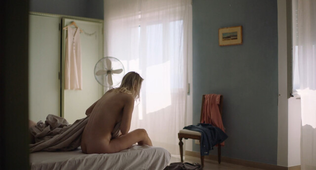 Agnieszka Zulewska nude - Silent Land (Cicha ziemia) (2021)