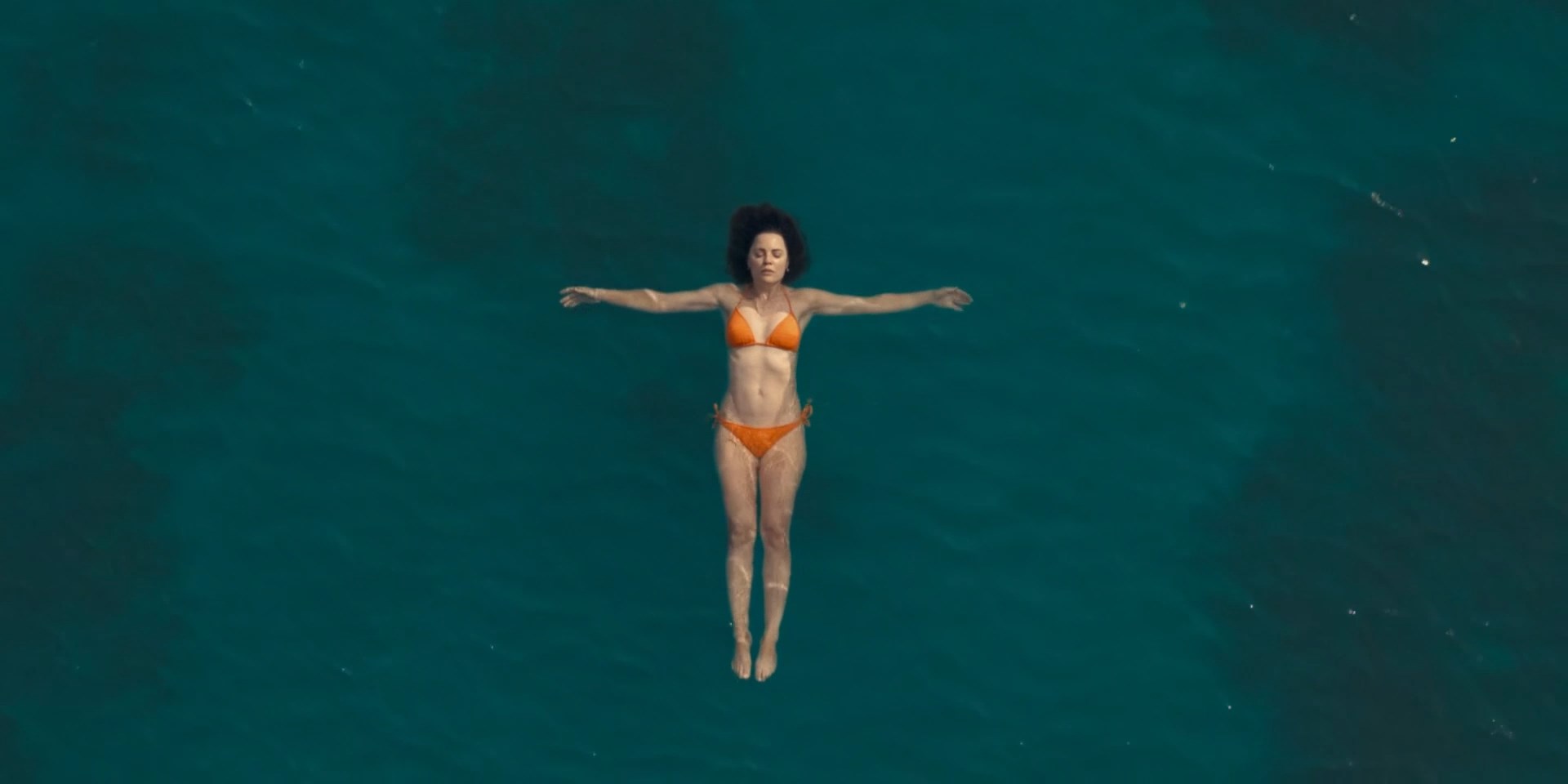 Melissa George sexy, Katie Baker sexy, Rachelle Henry sexy – The Mosquito Coast s01e07s02e09 (2022)