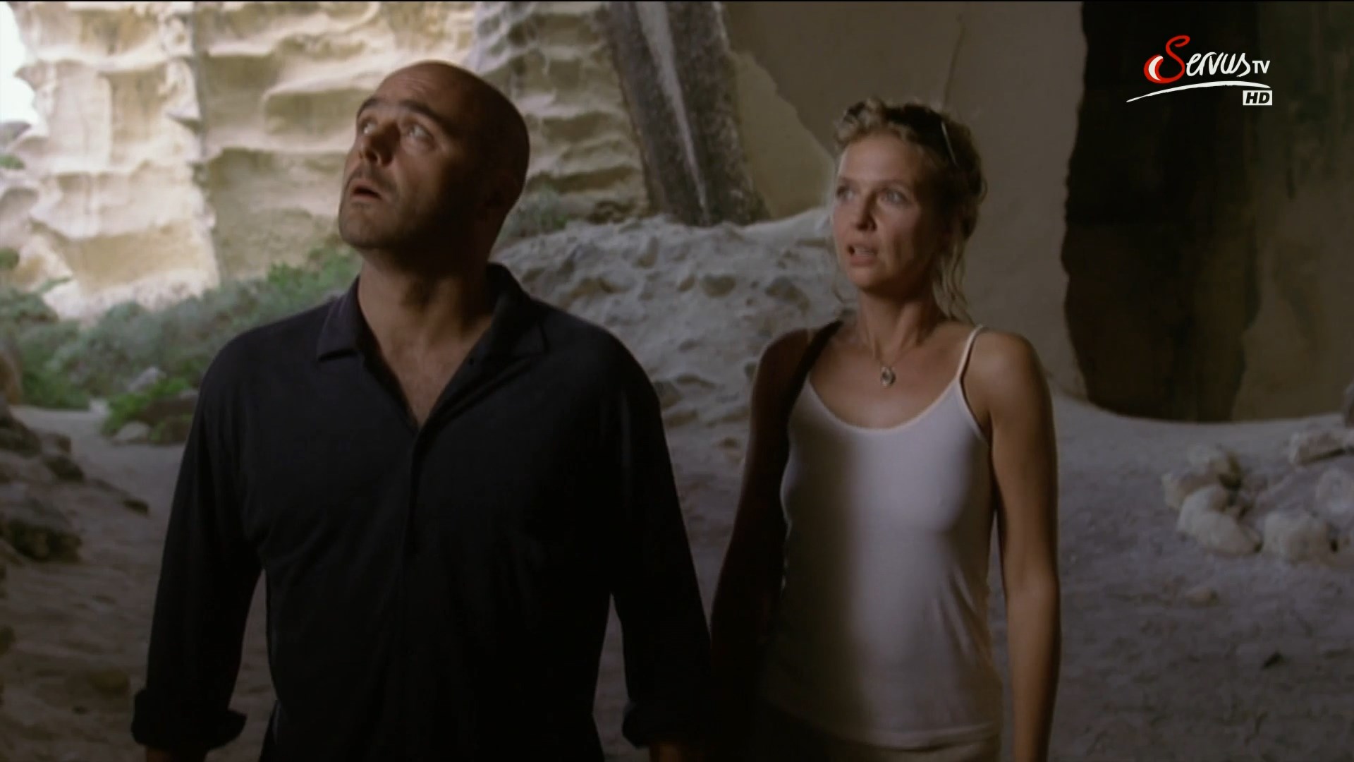 Katharina Boehm sexy - Commissario Montalbano s04e01 (2002)