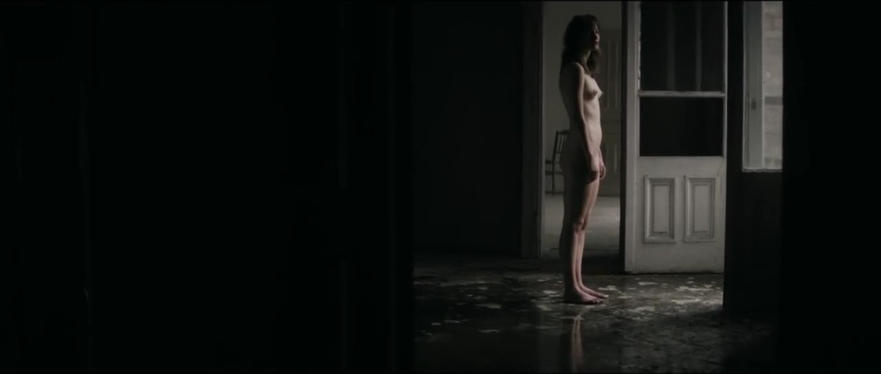 Martyna Ludwig nude - Krol (2017)