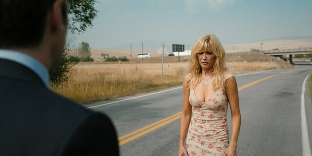 Kelly Reilly sexy - Yellowstone s05e01e03e04 (2022)