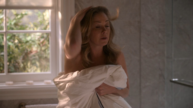 Christina Applegate sexy, Linda Cardellini sexy, Natalie Morales sexy – Dead to Me s02 (2021)