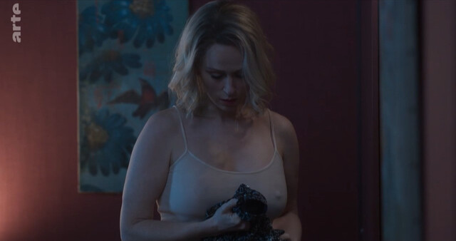 Audrey Fleurot sexy - Esprit d'hiver s01e02 (2022)