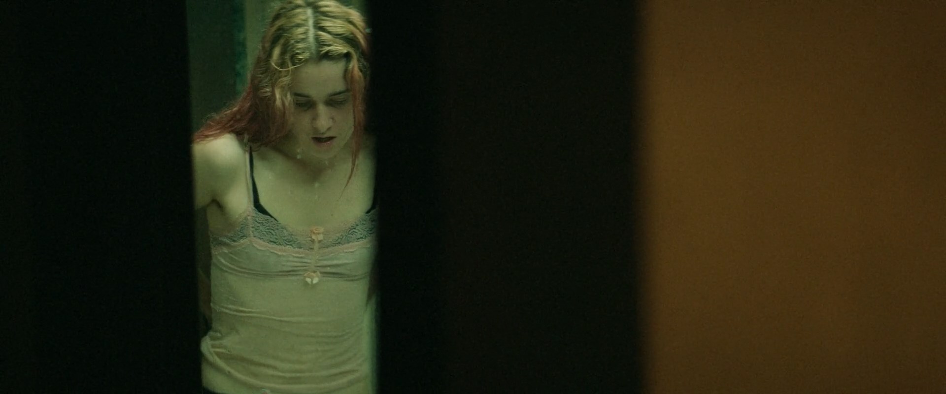 Alice Englert sexy, Caroline McKenzie sexy – Body Brokers (2021)