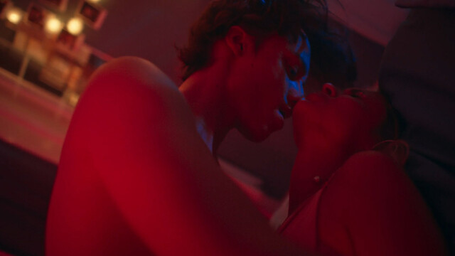 Varvara Fedorovna sexy, Elizaveta Mordashova sexy, Ivanka Osina-Fridman sexy – Lejt Najt Skul s01e04 (2022)