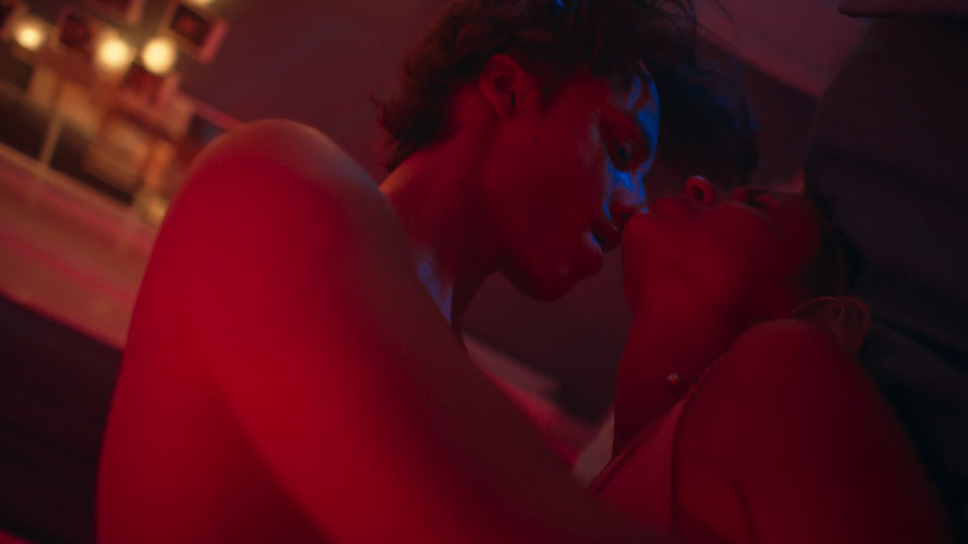 Varvara Fedorovna sexy, Elizaveta Mordashova sexy, Ivanka Osina-Fridman sexy – Lejt Najt Skul s01e04 (2022)