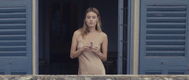 Camille Rowe sexy - Tumi Latitude (2018)