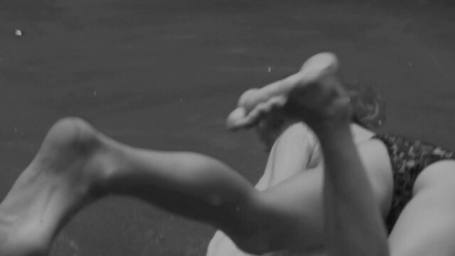 Camille Rowe sexy, Zoe Le Ber sexy – Ascension (2013)