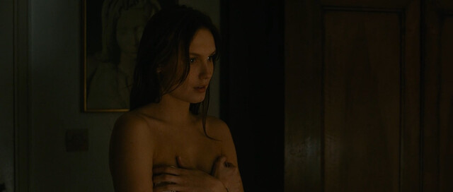 Ana Girardot nude - Amities sinceres (2012)