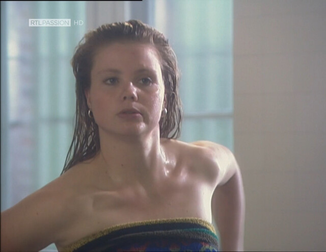 Annette Frier nude - Hinter Gittern – Der Frauenknast s01e22 (1998)