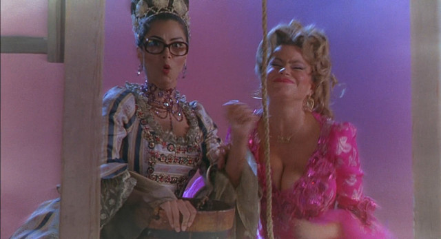 Sofia Vergara sexy, Roselyn Sanchez sexy, Jaci Velasquez sexy – Chasing Papi (2003)