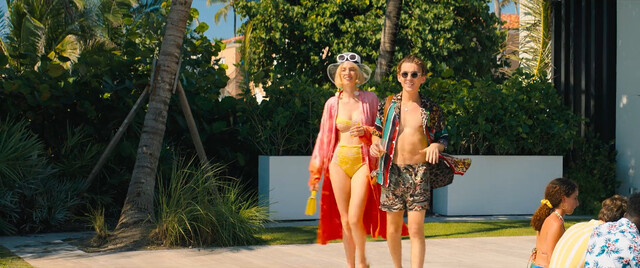 Maya Hawke sexy, Camila Mendes sexy, Alisha Boe sexy, Talia Ryder sexy – Do Revenge (2022)