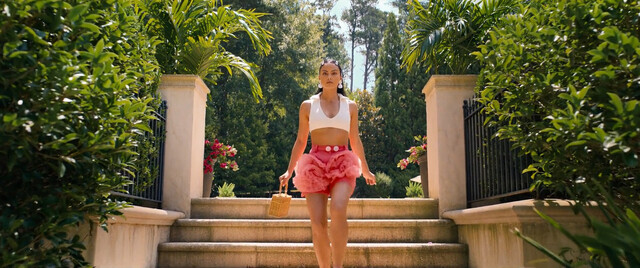 Maya Hawke sexy, Camila Mendes sexy, Alisha Boe sexy, Talia Ryder sexy – Do Revenge (2022)