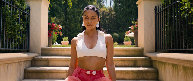 Maya Hawke sexy, Camila Mendes sexy, Alisha Boe sexy, Talia Ryder sexy – Do Revenge (2022)