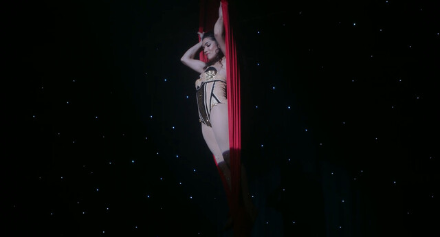 Sabrina Ouazani sexy - Les Folies Fermieres (2022)