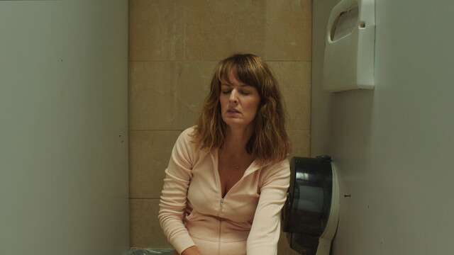 Rosemarie DeWitt sexy - Magic Bullet (2018)