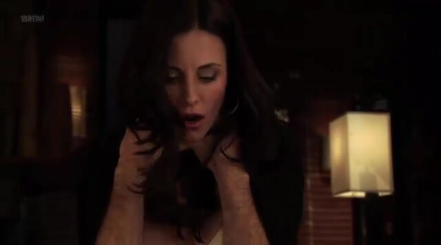 Courtney Cox sexy - Dirt (2007)