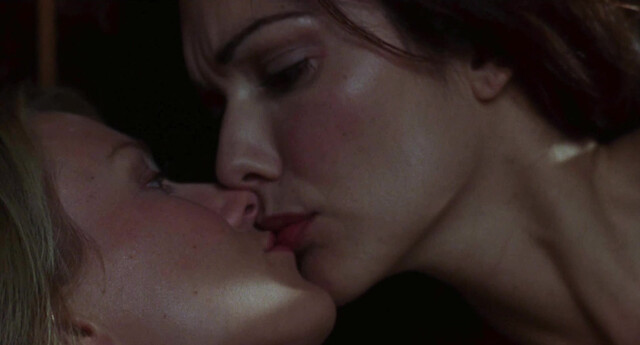 Naomi Watts nude, Laura Harring nude - Mulholland Drive (2001)