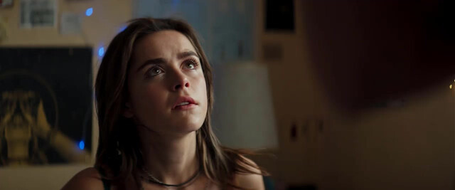 Chloe Rose Robertson sexy,  Amanda Jones sexy,  Kiernan Shipka sexy - Wildflower (2022)