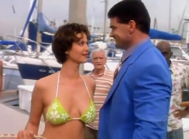 Catherine Bell sexy - JAG s03e15, s05e15,16 (1998-2000)