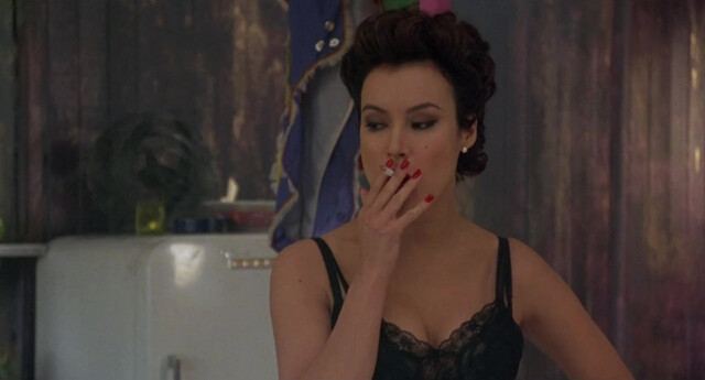 Jennifer Tilly sexy - Man with a Gun (1995)