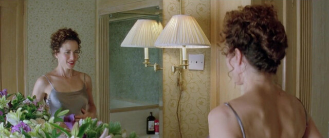 Andie MacDowell sexy, Anna Chancellor sexy - Crush (2001)