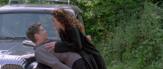 Andie MacDowell sexy, Anna Chancellor sexy - Crush (2001)