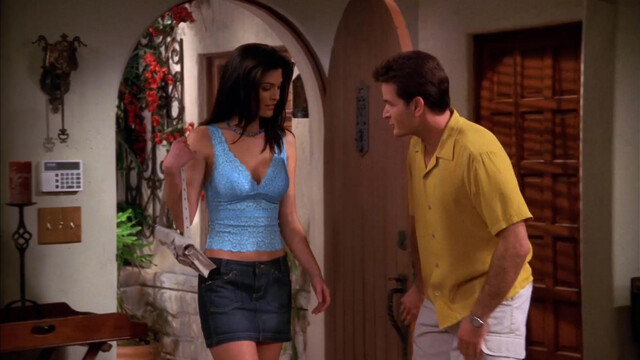 Heather Locklear sexy, Alana De La Garza sexy - Two and a Half Men s01e21 (2004)