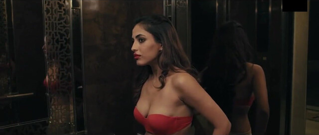 Priya Banerjee sexy - Bekaaboo s02 (2021)