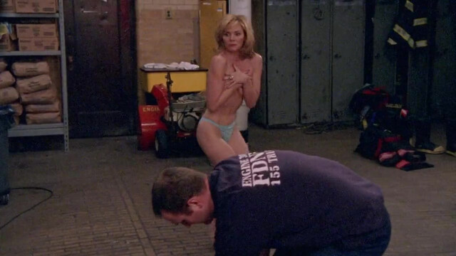 Kim Cattrall nude - Sex and the City s03e01 (2000)