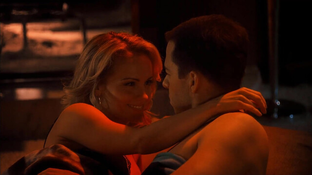 Kelly Stables sexy - Two and a Half Men s07e04 (2009)