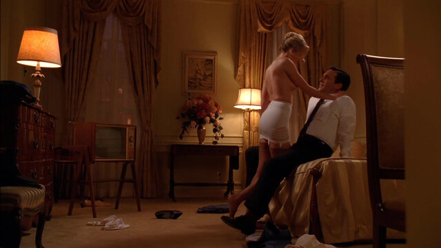 Sunny Mabrey sexy - Mad Men s03e01 (2009)