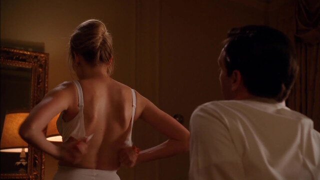 Sunny Mabrey sexy - Mad Men s03e01 (2009)