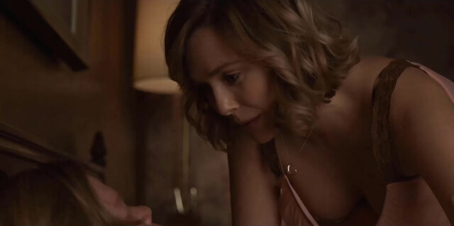 Elizabeth Olsen nude - Love & Death s01e01-05 (2023)