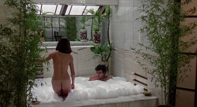 Sonia Infante nude, Gabriela Roel nude, Rossy Mendoza nude - La casa que arde de noche (1985)