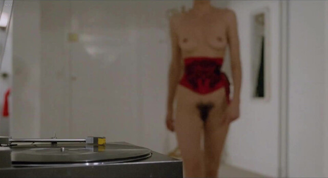 Elizabeth Bourgine nude, Emmanuelle Seigner nude - Cours prive (1986)