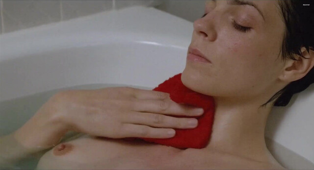 Elizabeth Bourgine nude, Emmanuelle Seigner nude - Cours prive (1986)