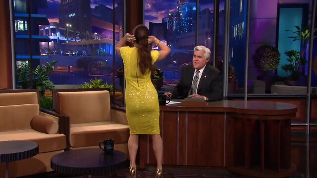 Vanessa Hudgens sexy -  The Tonight Show with Jay Leno s21e109 (2013)