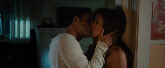 Jennifer Lopez sexy, Lexi Atkins nude - The Boy Next Door (2015)