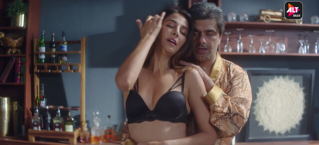 Monica Dogra sexy - Cartel s01-08, e10 (2021)