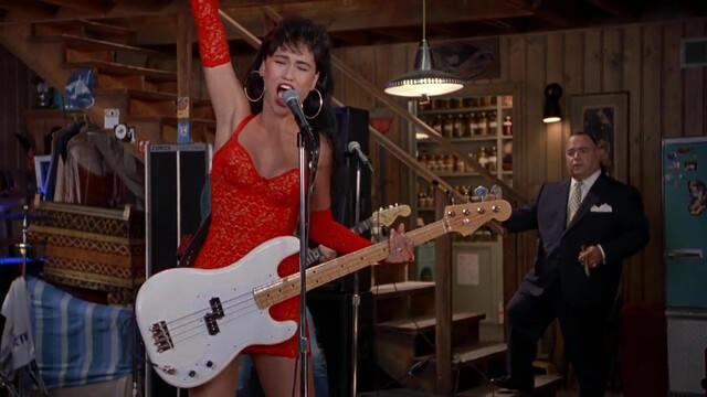 Tia Carrere sexy - Wayne's World (1992)