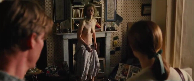 Anne-Marie Duff nude, Saoirse Ronan sexy - On Chesil Beach (2017)