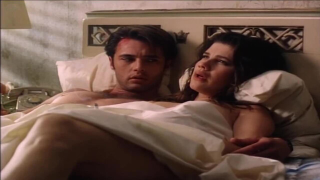 Linda Carol sexy, Alexandra Paul sexy, Daphne Zuniga sexy - Prey of the Chameleon (1992)