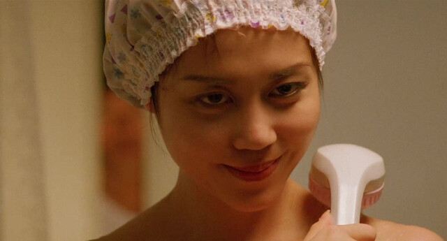 Yeung Fan nude, Paulyn Sun nude - The Untold Story 2 (1998)